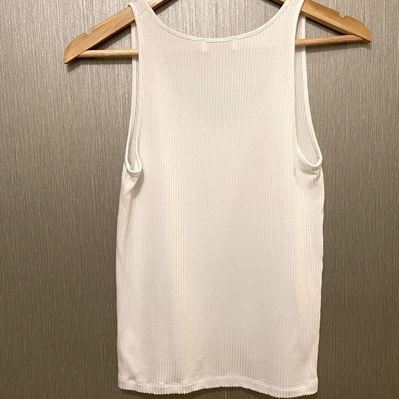 Aritzia Babaton white ribbed tank - Picture 2 of 3